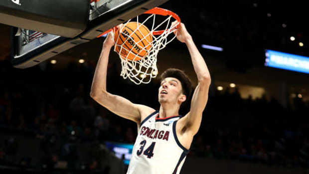 chet holmgren dunk